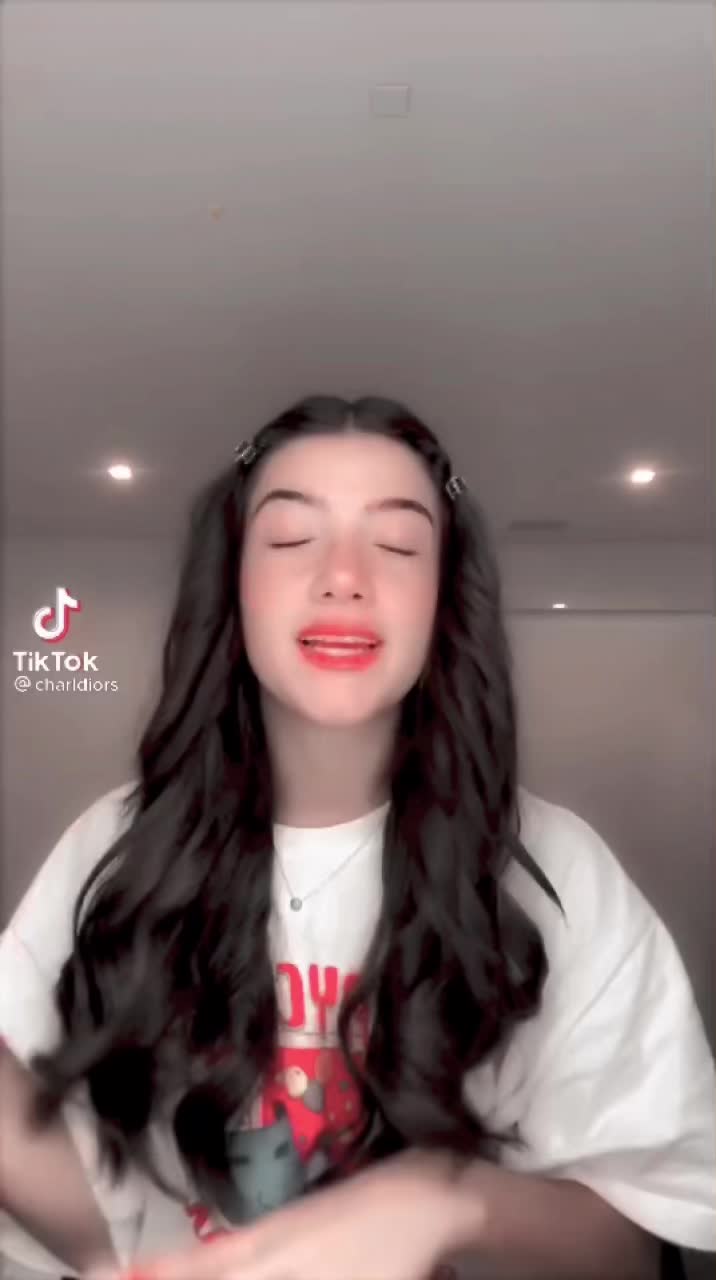 @𝗼 𝗹 𝗶 𝘃 𝗶 𝗮