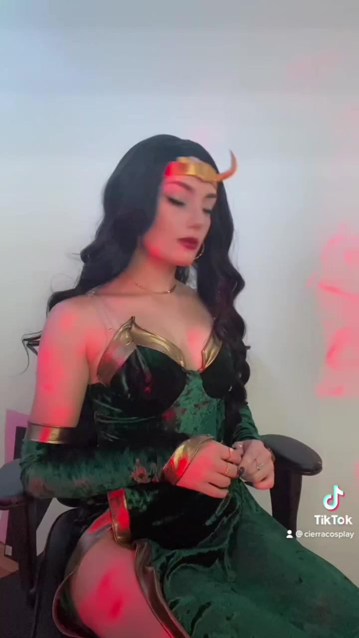@Cierracosplay🎃✨