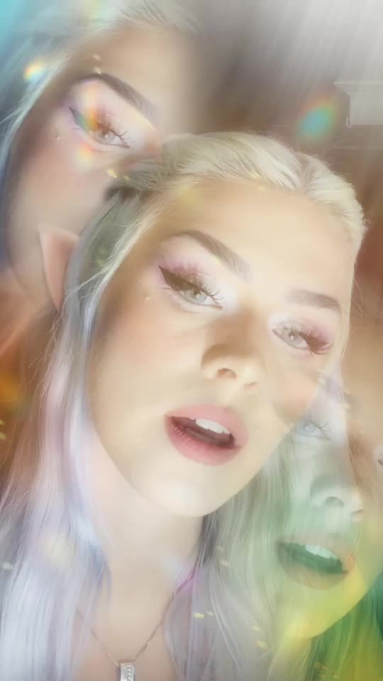 @AlixAblaze