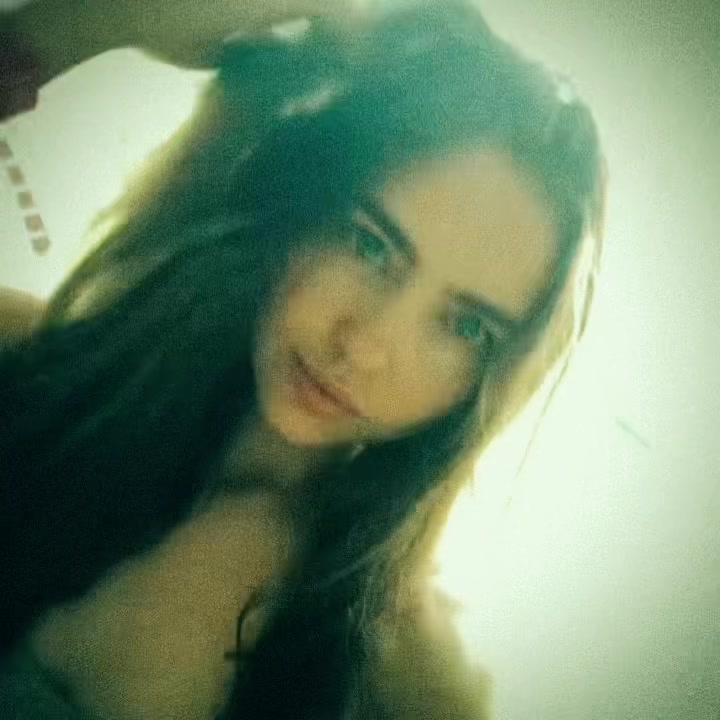 Kylie Island (@kylie.island) - Urlebird