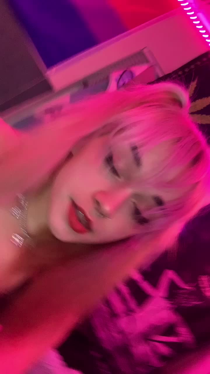 353 hearts, 13 shares, 5 | alana morse asf (@playboyalana)