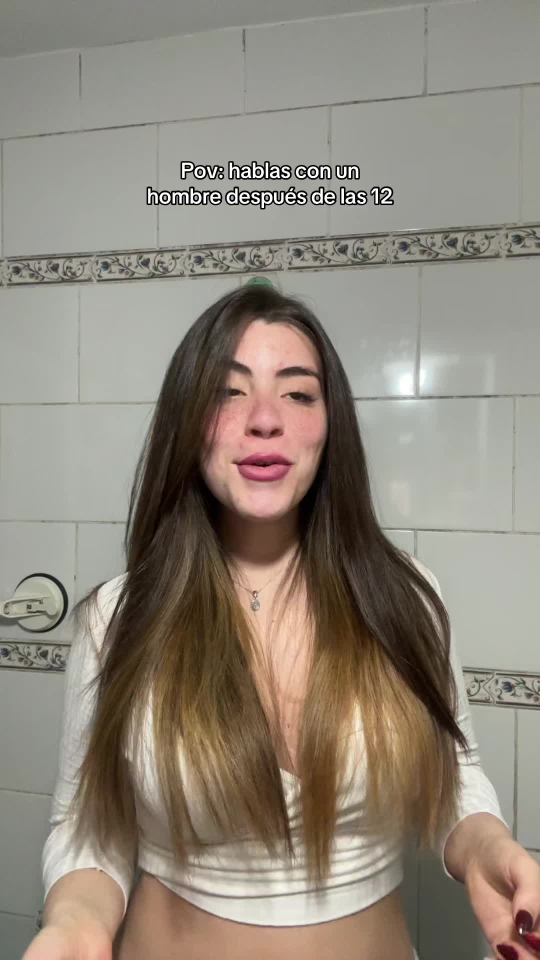 Nahii🌷 (@nahii_caceres) - Urlebird