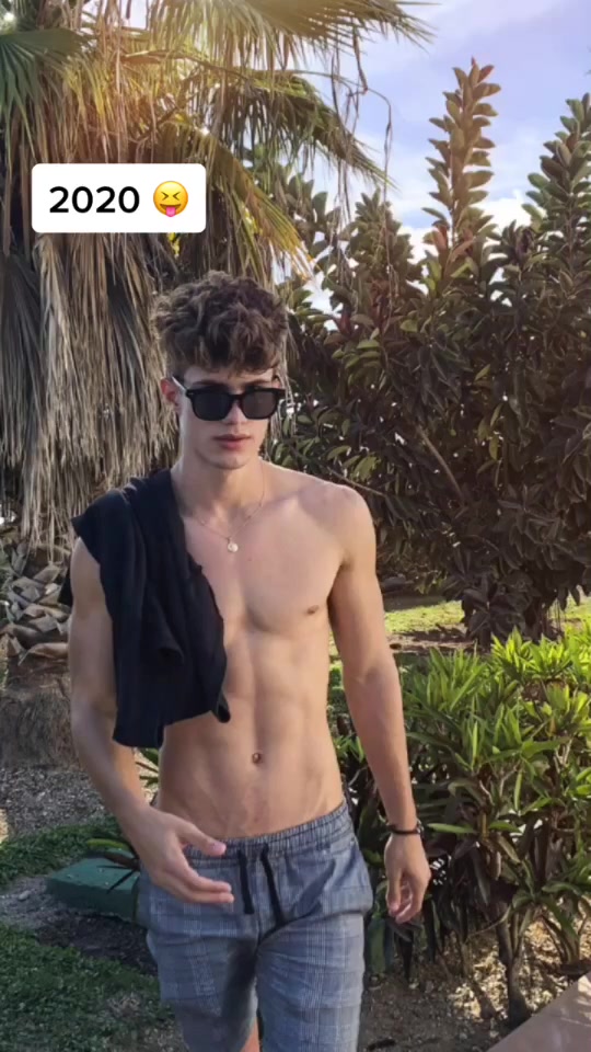 IG: elcesardaniel/ #greenscreen #foryou | Cesar Daniel (@elcesardaniel)