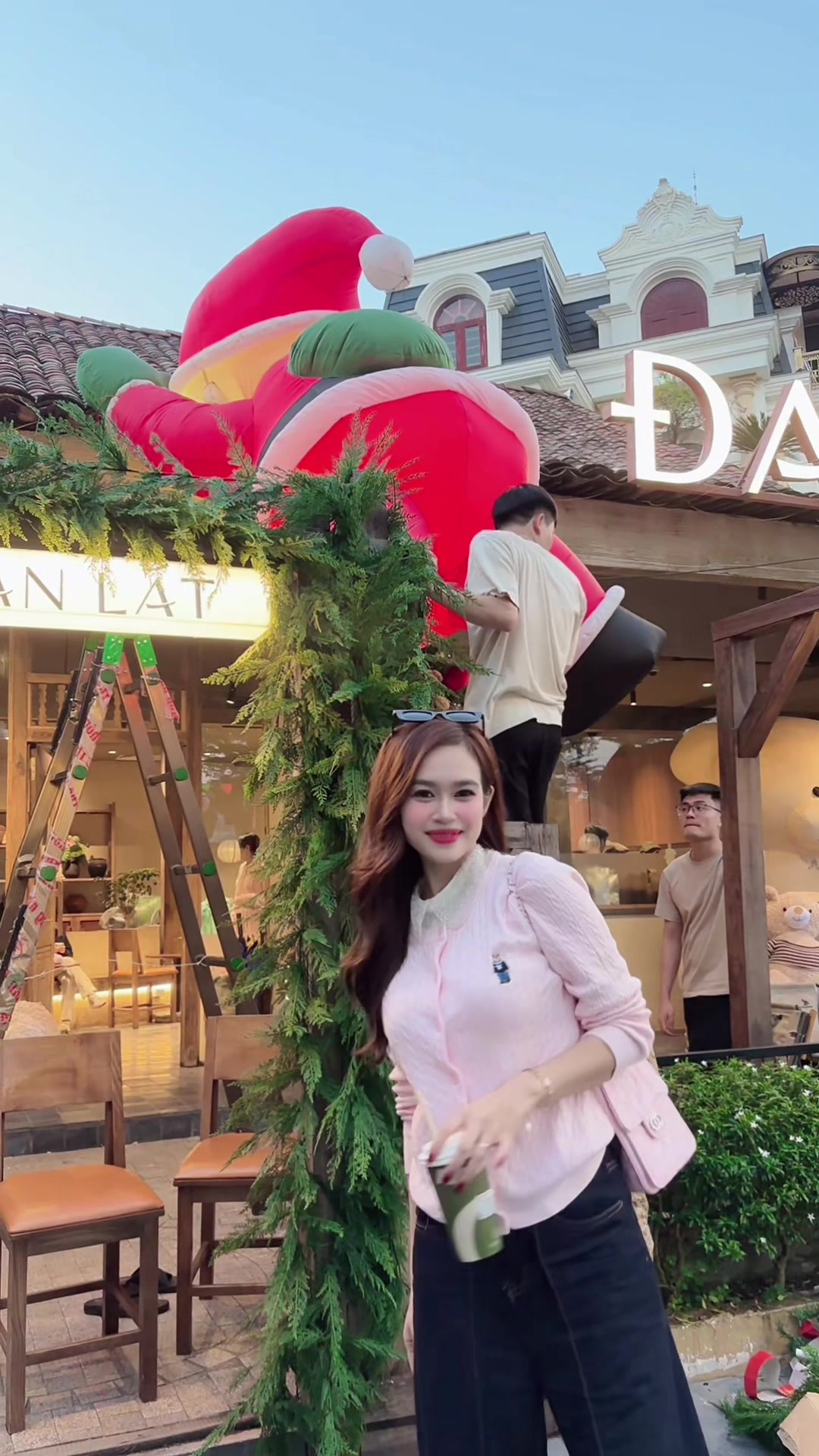 @Ho&agrave;ng Khả Ng&acirc;n