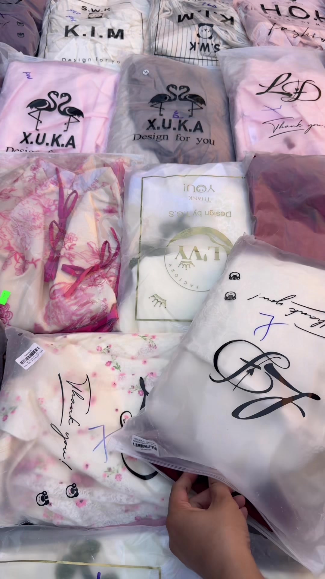 @𝗧𝗛𝗔𝗡𝗛 𝗧𝗨𝗬𝗘̂̀𝗡