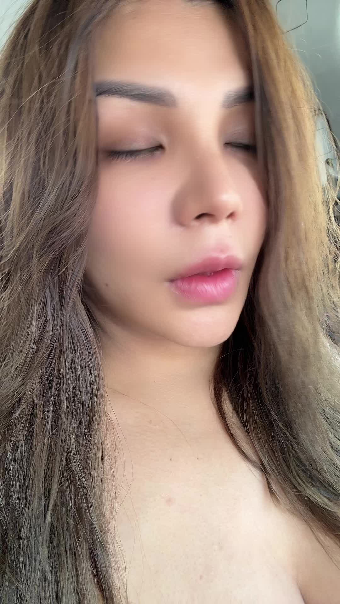 VIKA BORJA (@vikaborja1) - Urlebird