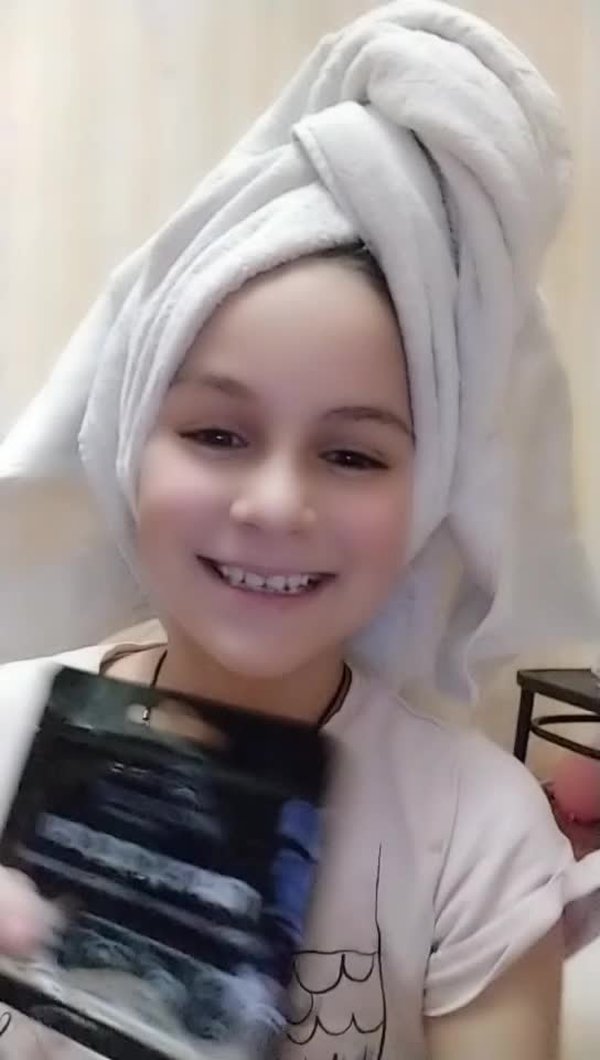 emmillii (@emmimilli) - Urlebird