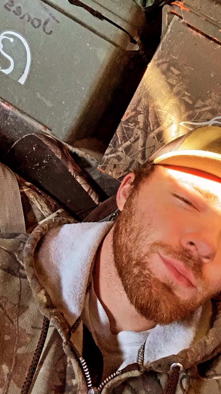 Brenden Jones ( 402_outdoors) Urlebird