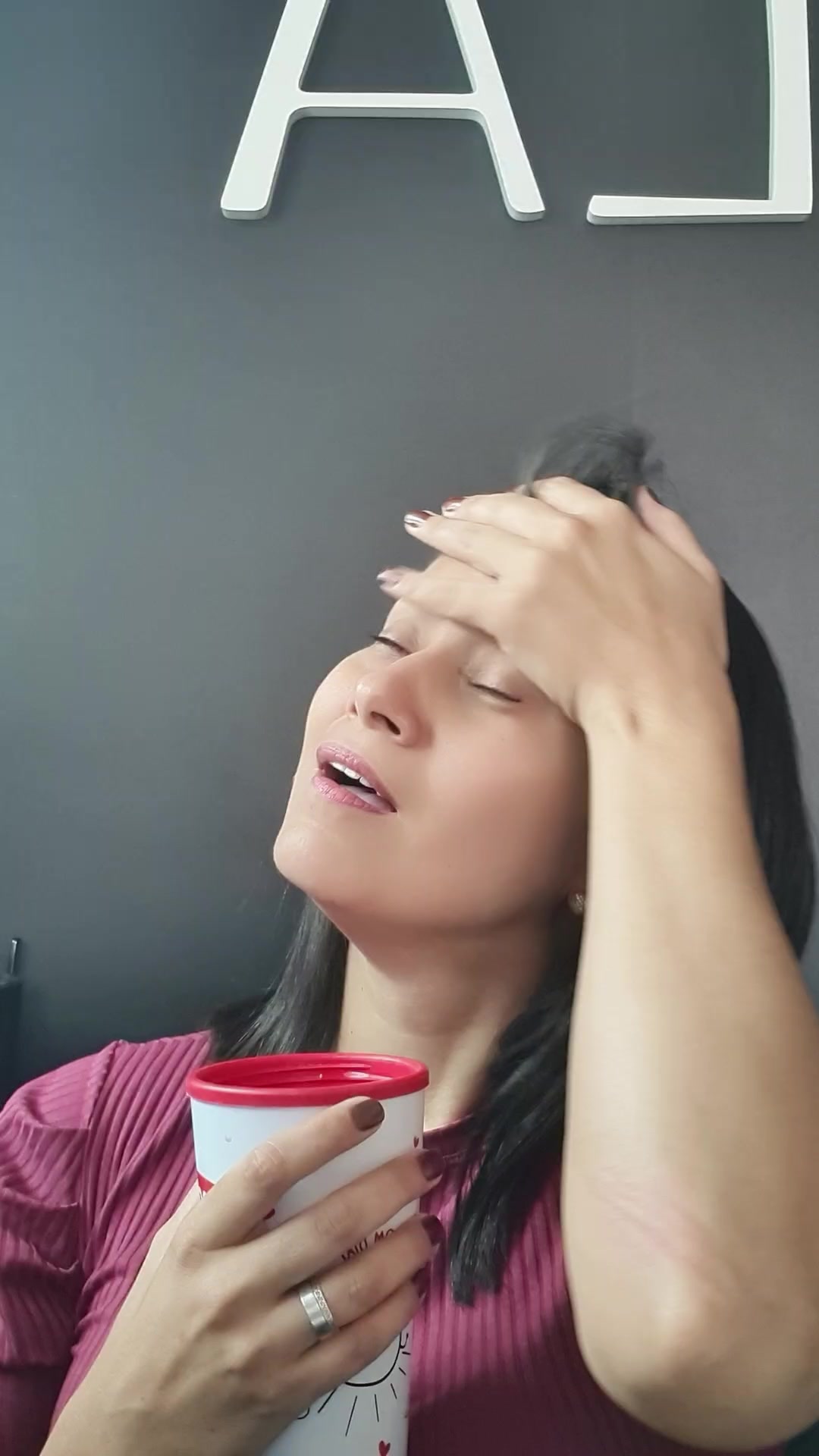 her fucking wings broke | Venus! (@bunn13jpg)