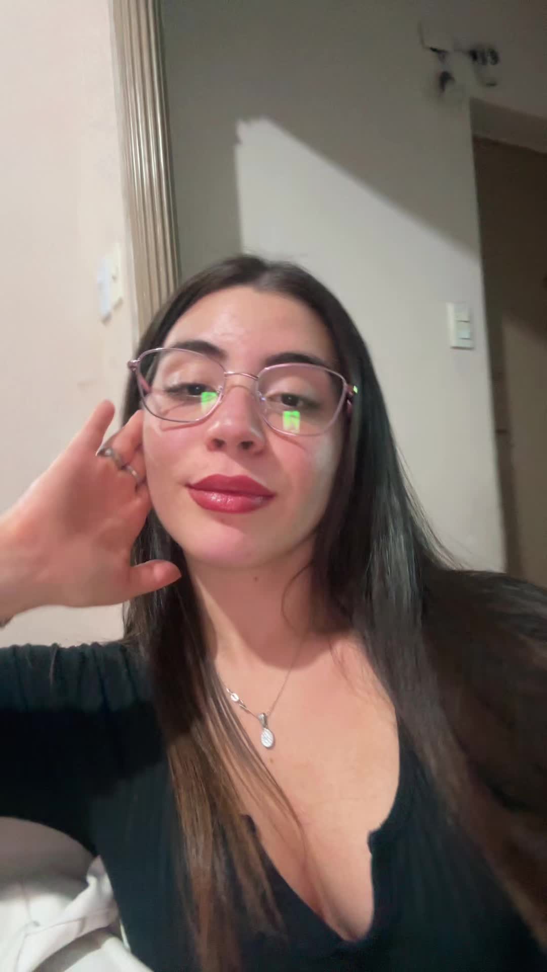 Nahii🌷 (@nahii_caceres) - Urlebird