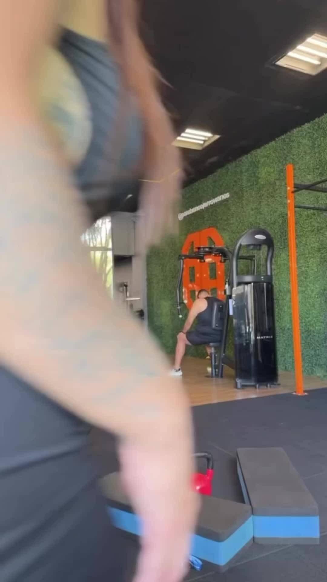 Thawany Alvez (@annyalves_of) - Urlebird