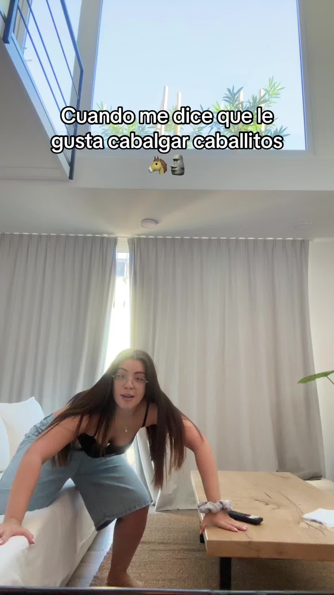 Nahii🌷 (@nahii_caceres) - Urlebird