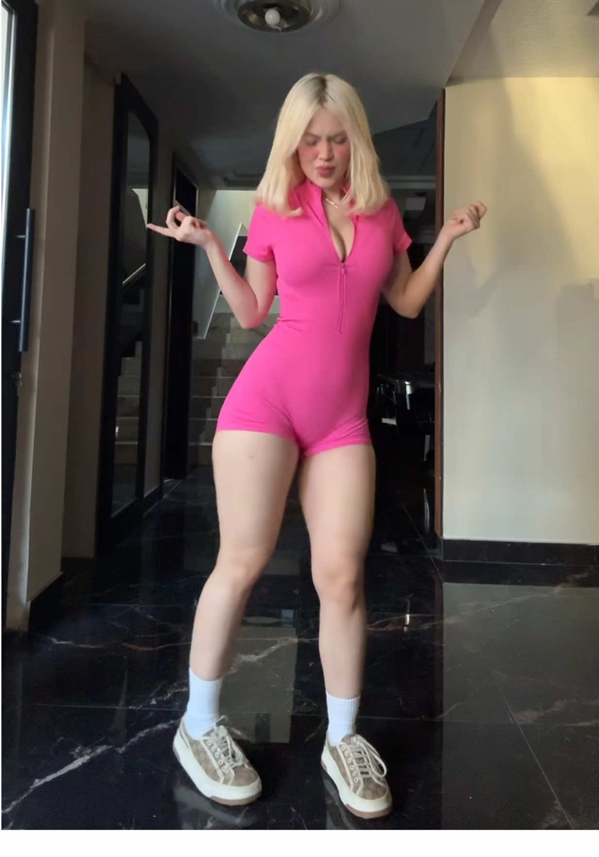 sofiaalegriaa (@sofiaalegriaa) - Urlebird