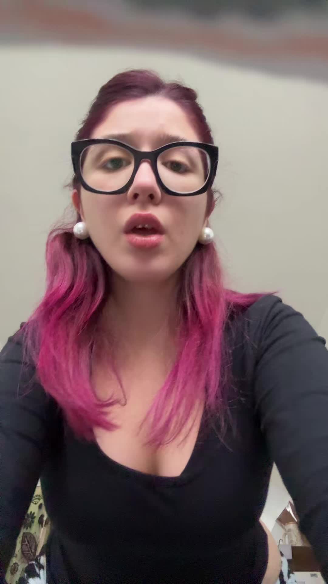 Chloe (@sumchloe) - Urlebird