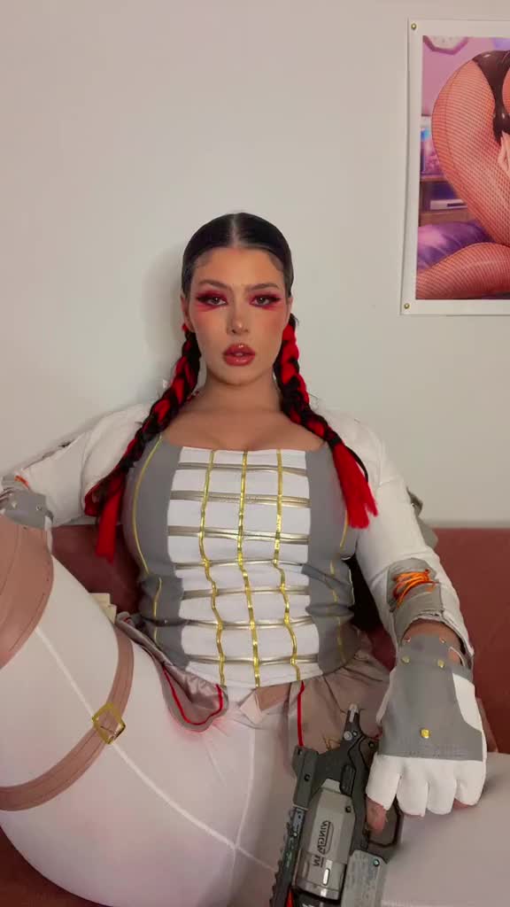 Any apex gamers? 33333 apexlegends Zoë Renea (zo.renea)