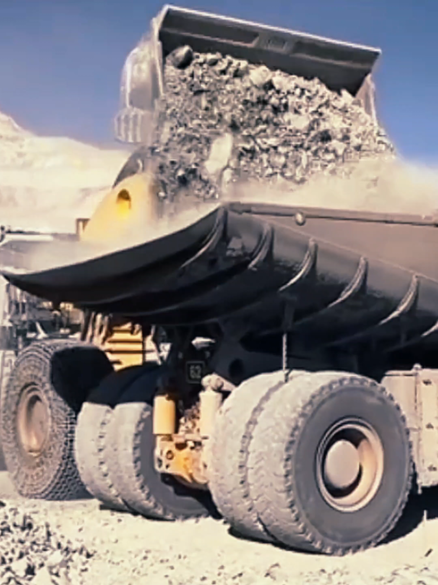 "LeTourneau L1850 in Action Earthmoving Deals (konstruksiberatbanget)