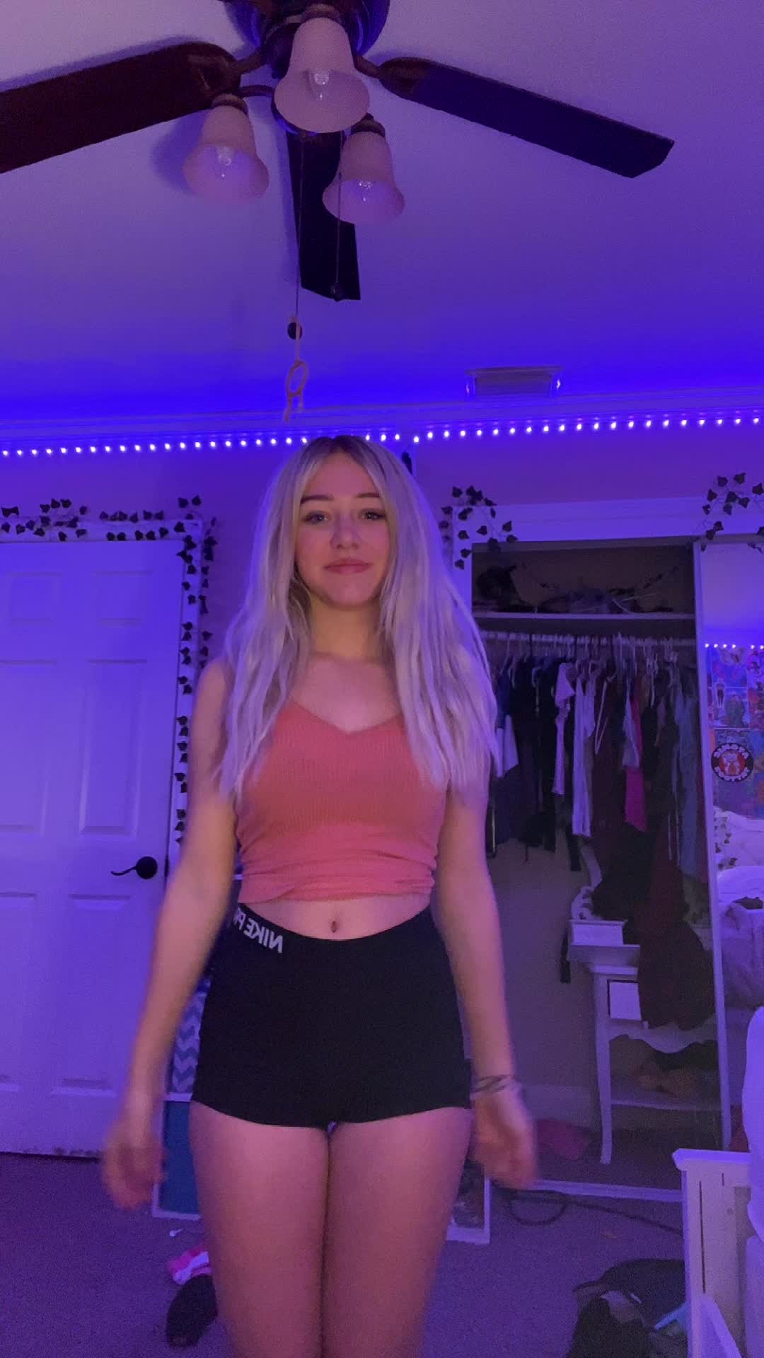 18 fakebody fakesituation Maddythesillygoose (@maddythesillygoose0)