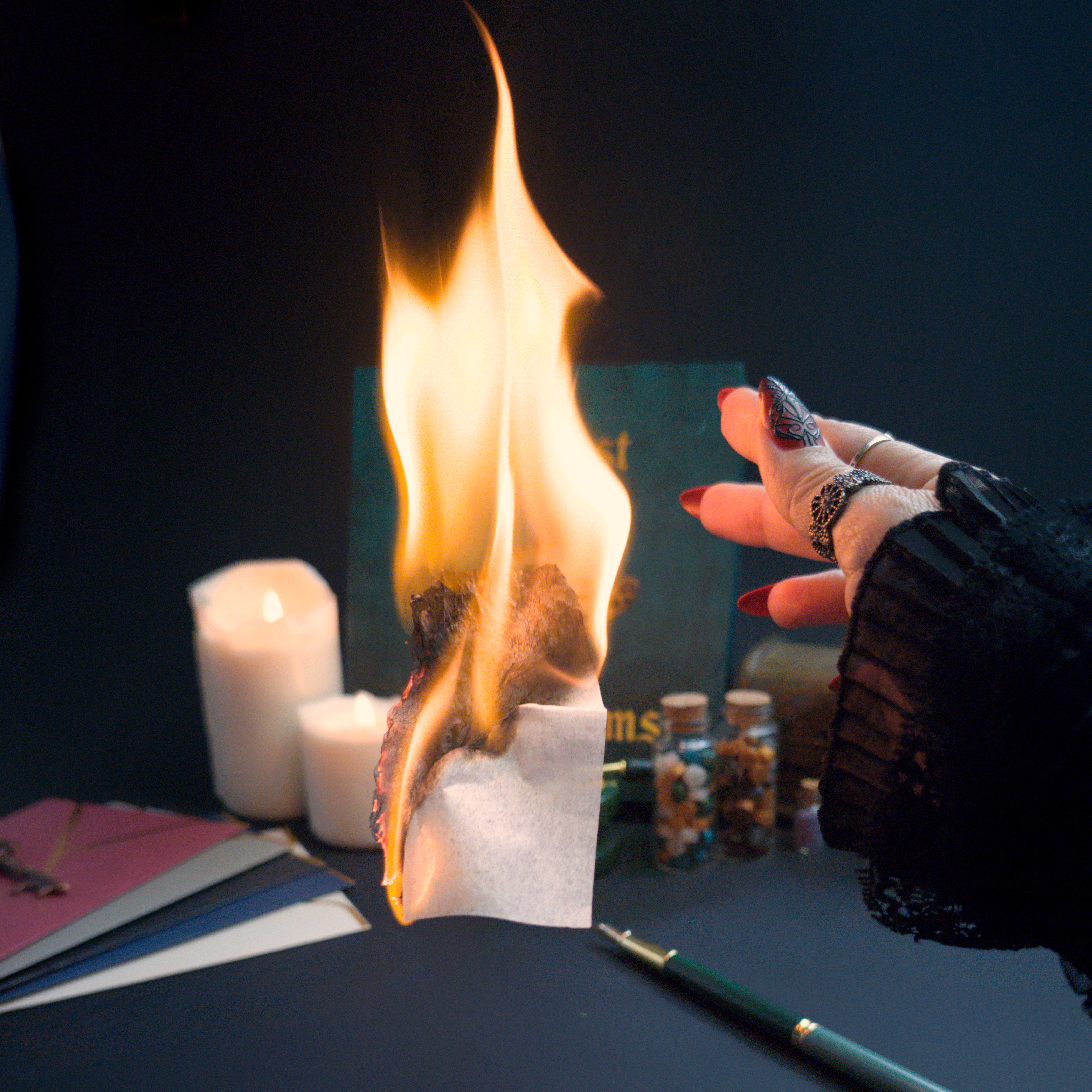 @Witchy Cauldron Tarot