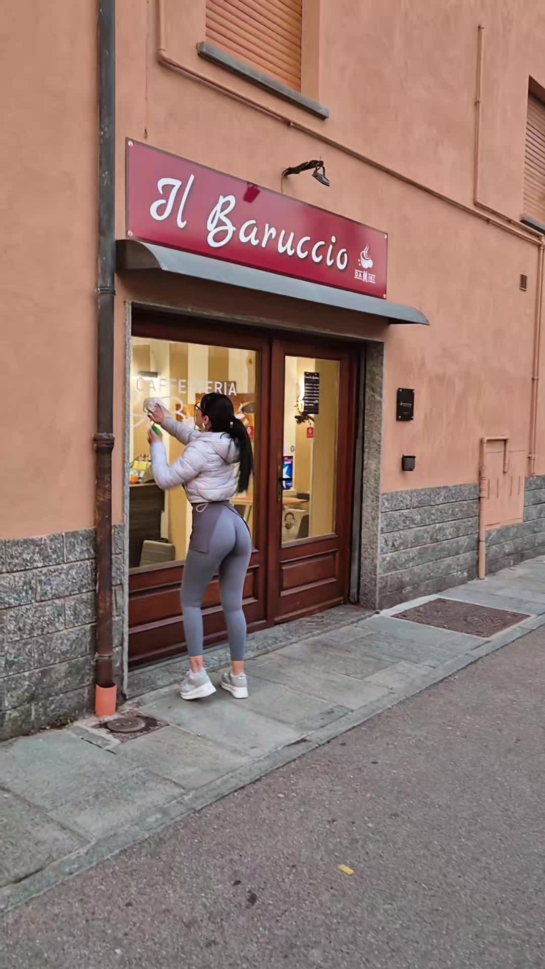@elutza89 barista di tik tok.
