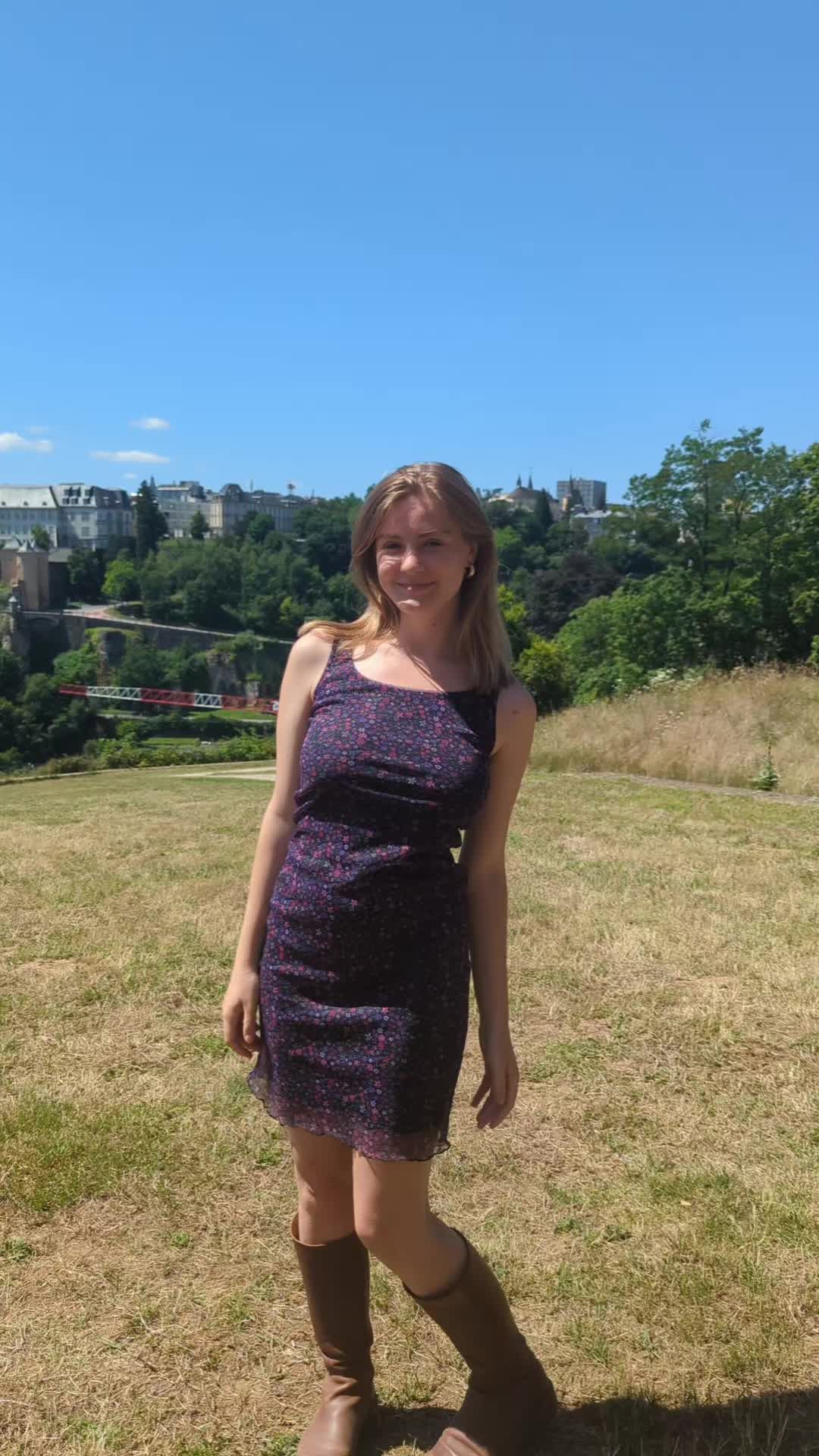 Lorène (@lorenelaplusbelle) - Urlebird