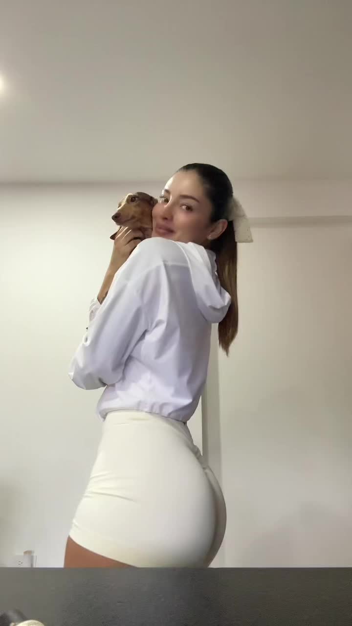 Salome Gil 🌸 (@salome_gill) - Urlebird