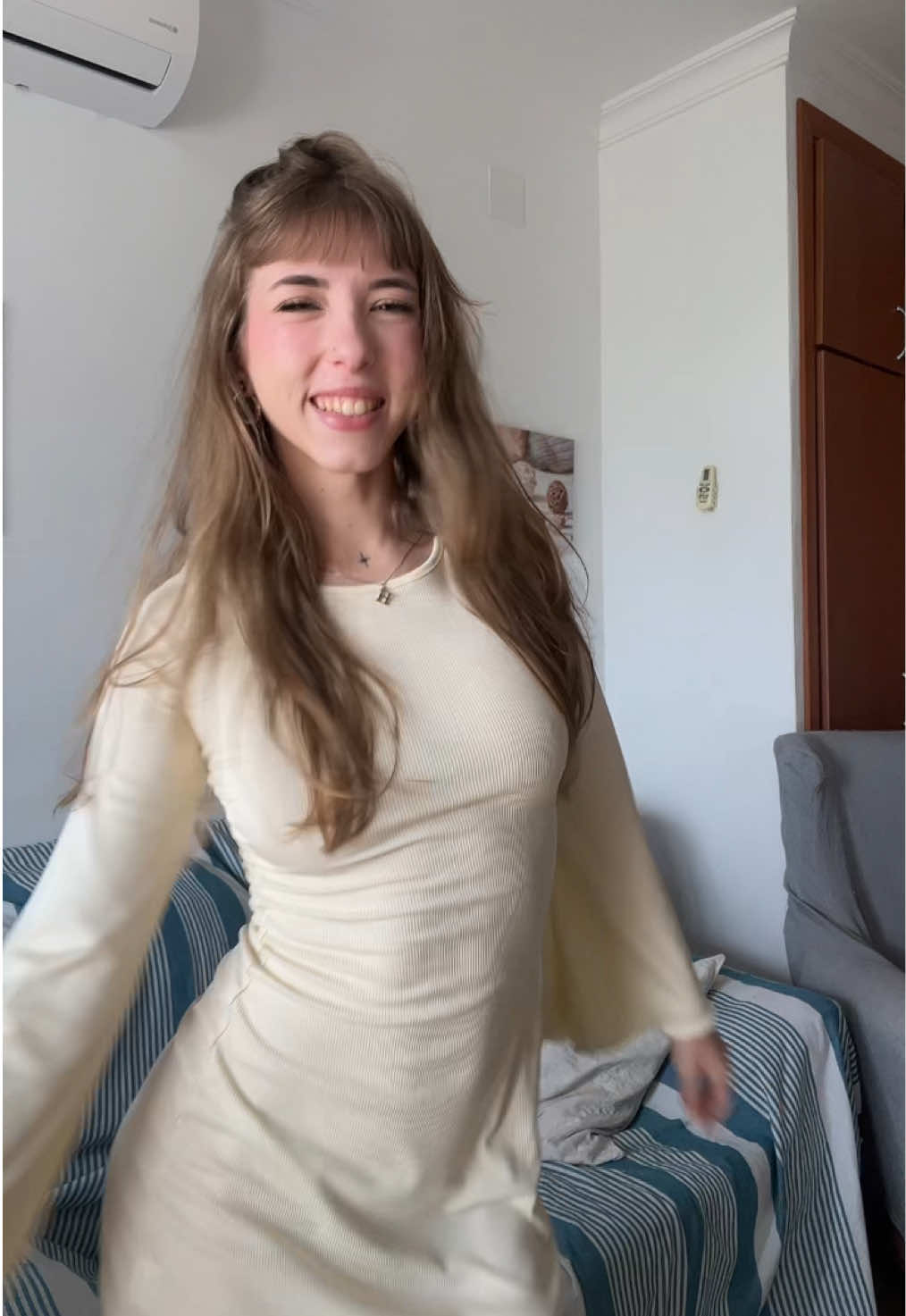 Pau 💘 (@pau.peach) - Urlebird