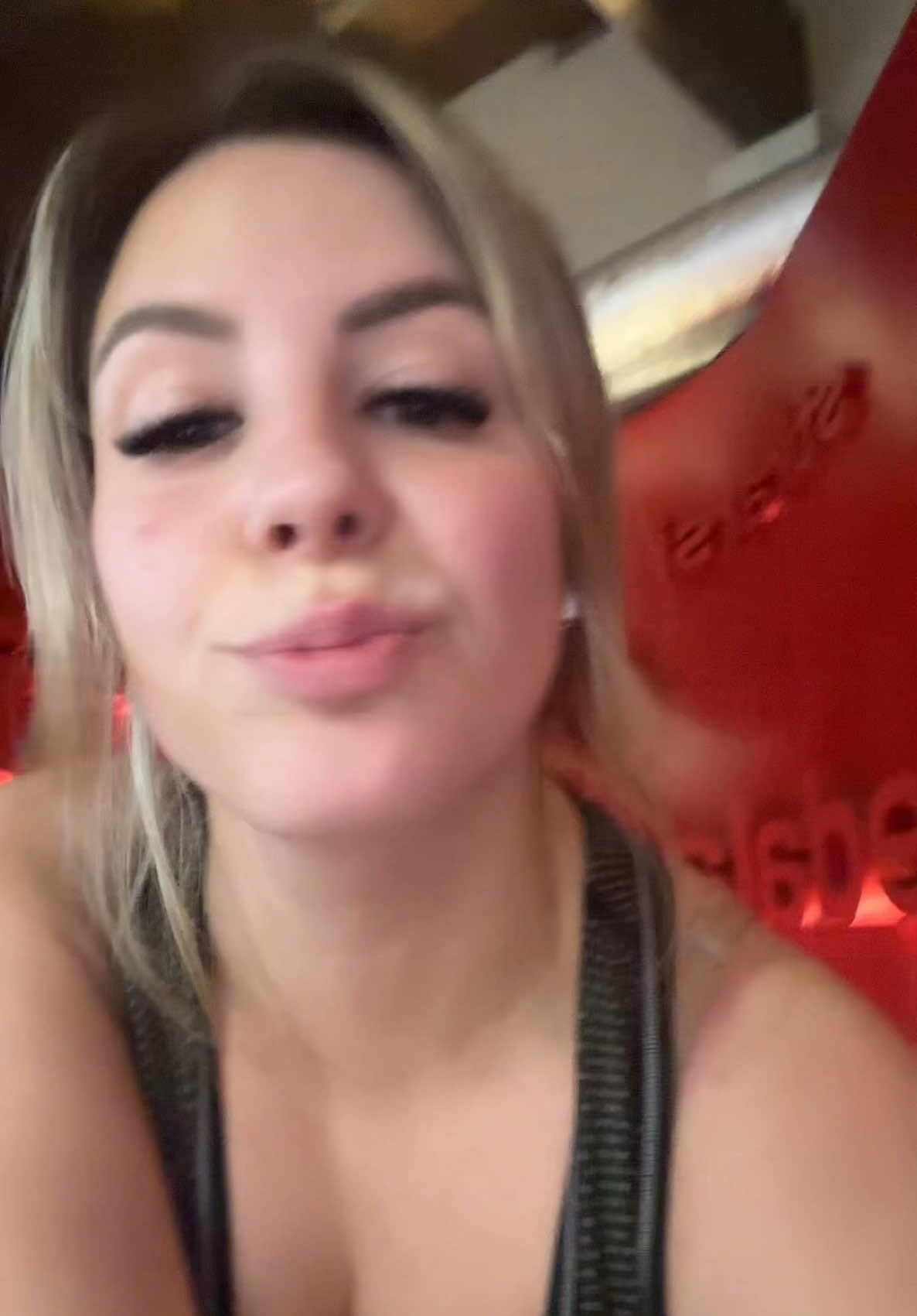 lali957_ (@lali957_) - Urlebird