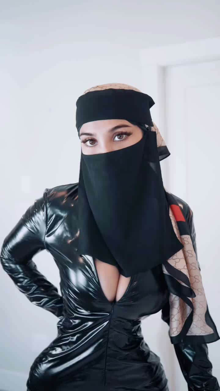 azilia hadid (@azilia.hadid6) - Urlebird