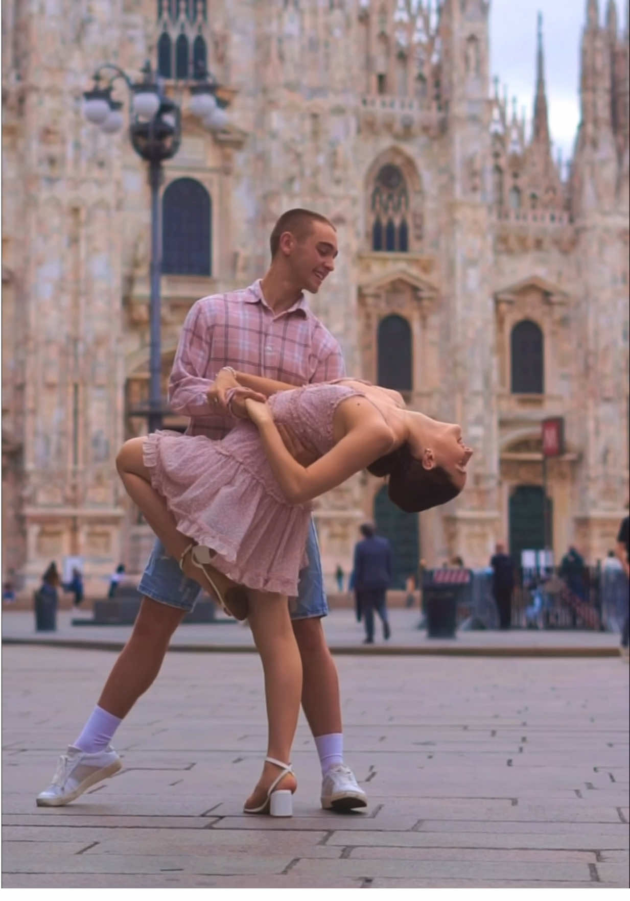 James & Jasmin (@jamesandjasmin) - Urlebird