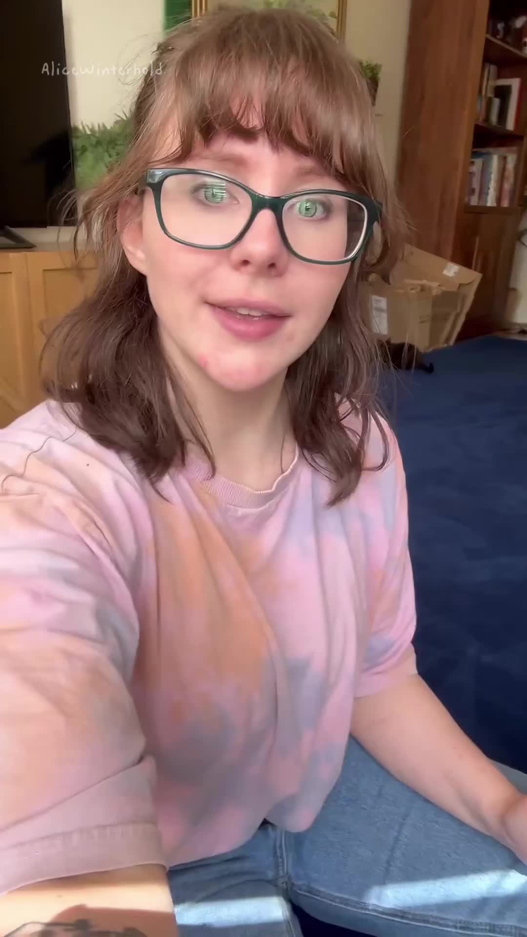 Alice Winterhold (@alicedoeswonderland) - Urlebird
