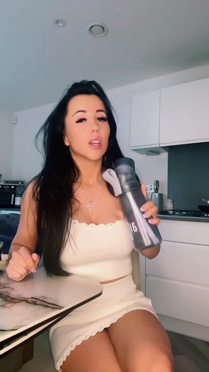 Elena_Xonia (@elena_xonia) - Urlebird