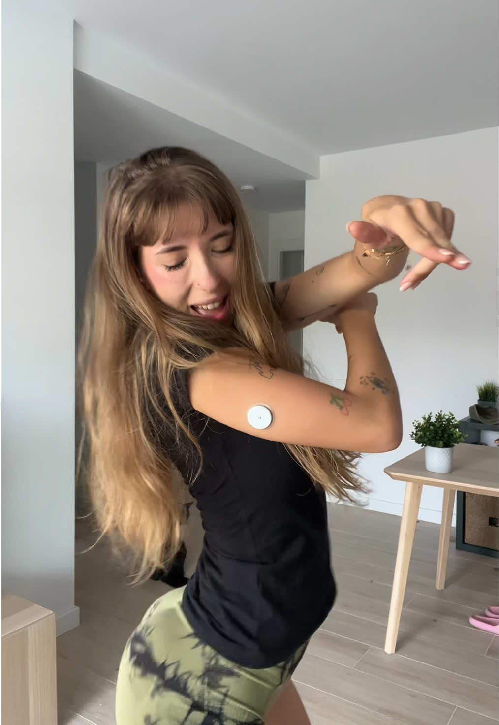 Pau 💘 (@pau.peach) - Urlebird