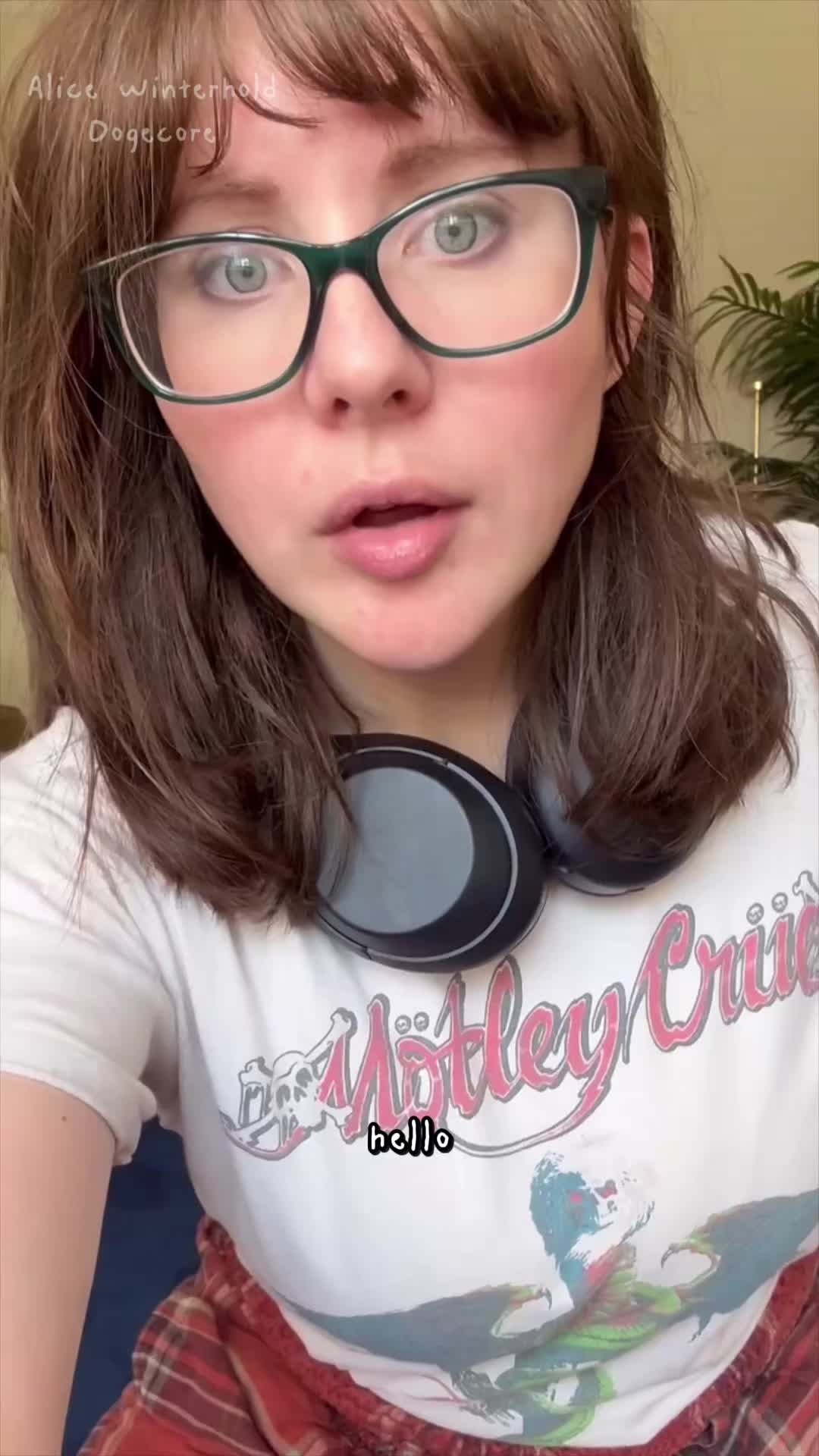 Alice Winterhold (@alicedoeswonderland) - Urlebird