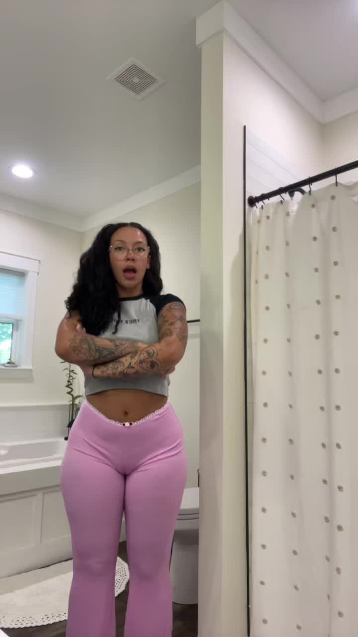 51.85K hearts, 1.64K liv 🛸 ( itslunarliv)