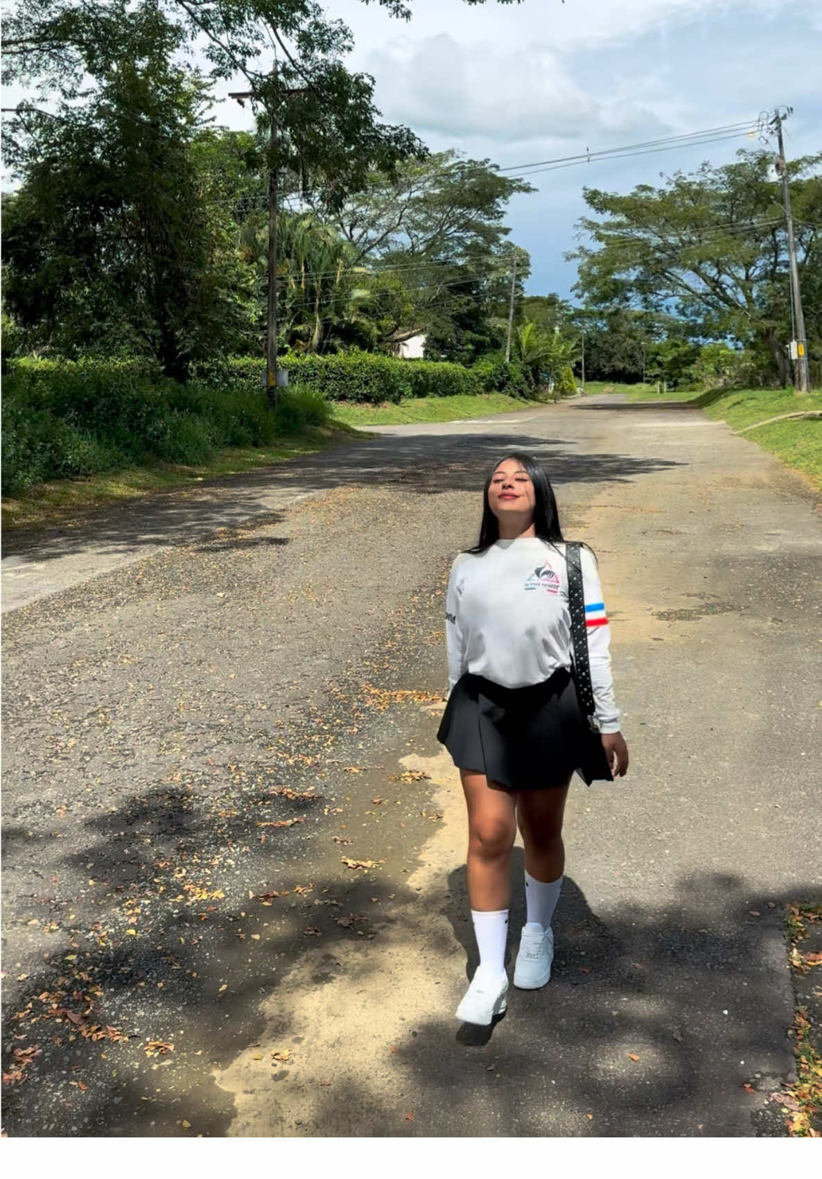 Thalia Restrepo (@thaliahnarestrepo) - Urlebird