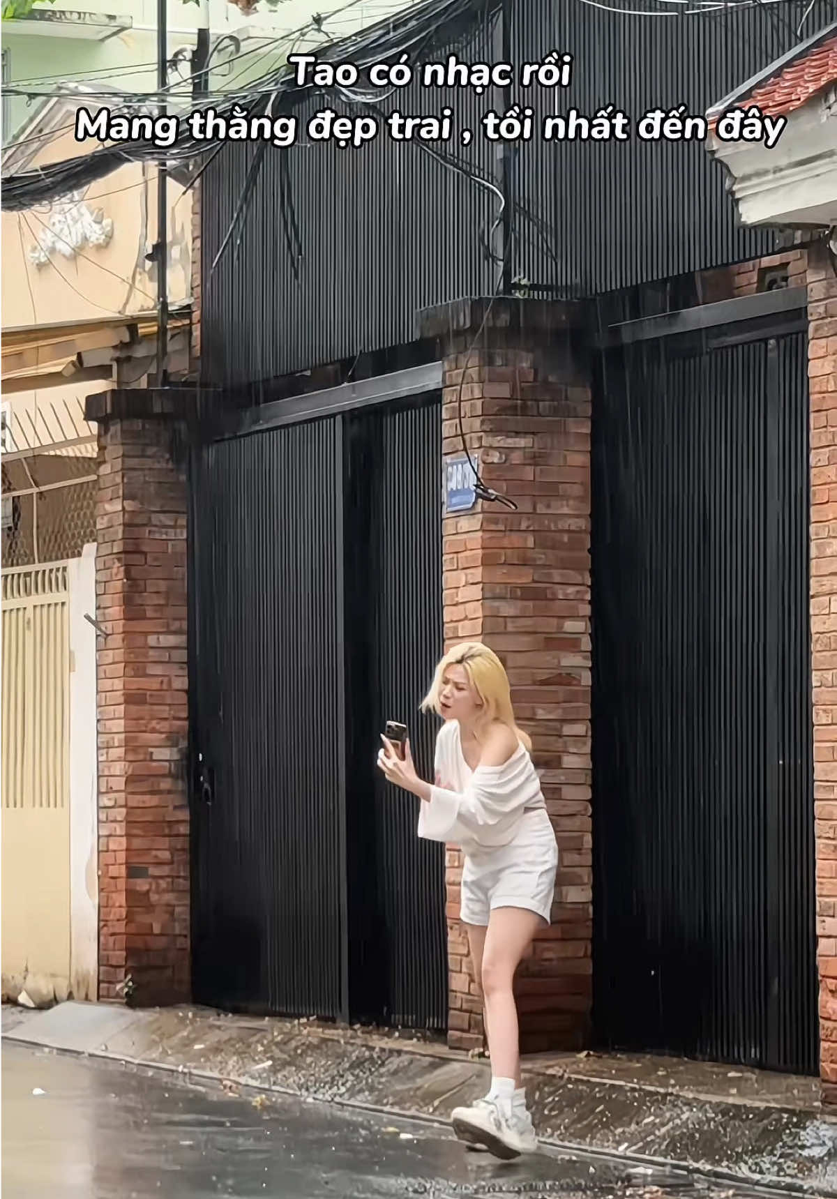 @Ch&acirc;m Sứa  👑