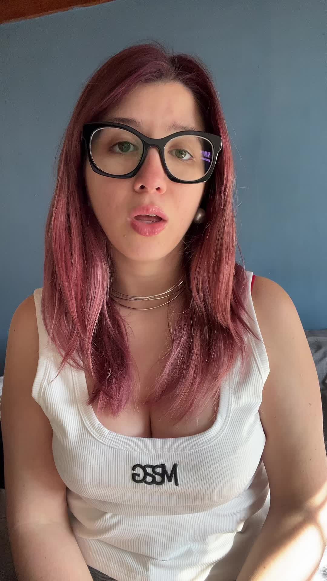 Chloe (@sumchloe) - Urlebird