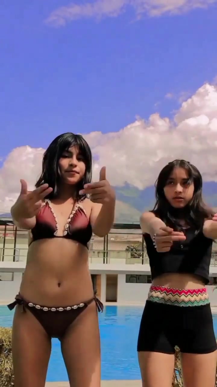 Melina cardenas (@melinacc99) - Urlebird