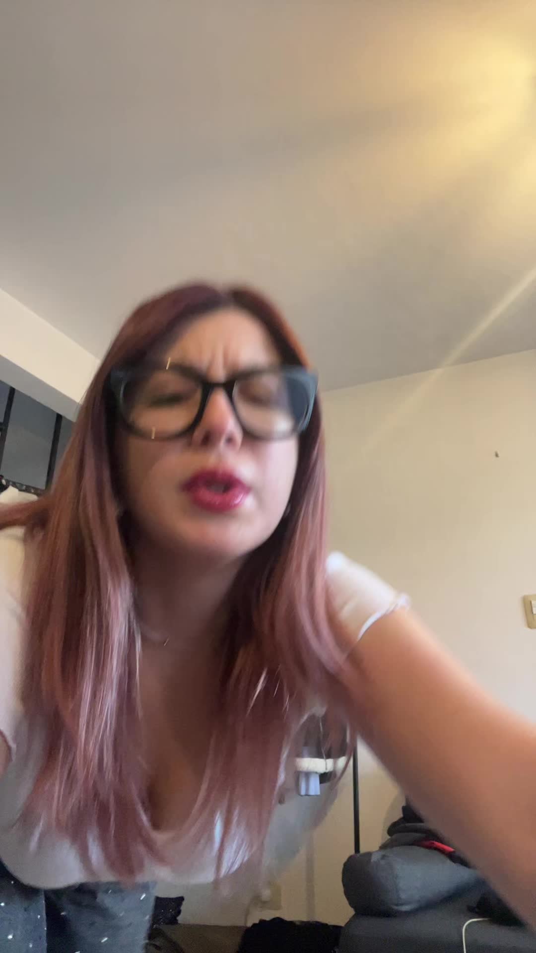 Chloe (@sumchloe) - Urlebird