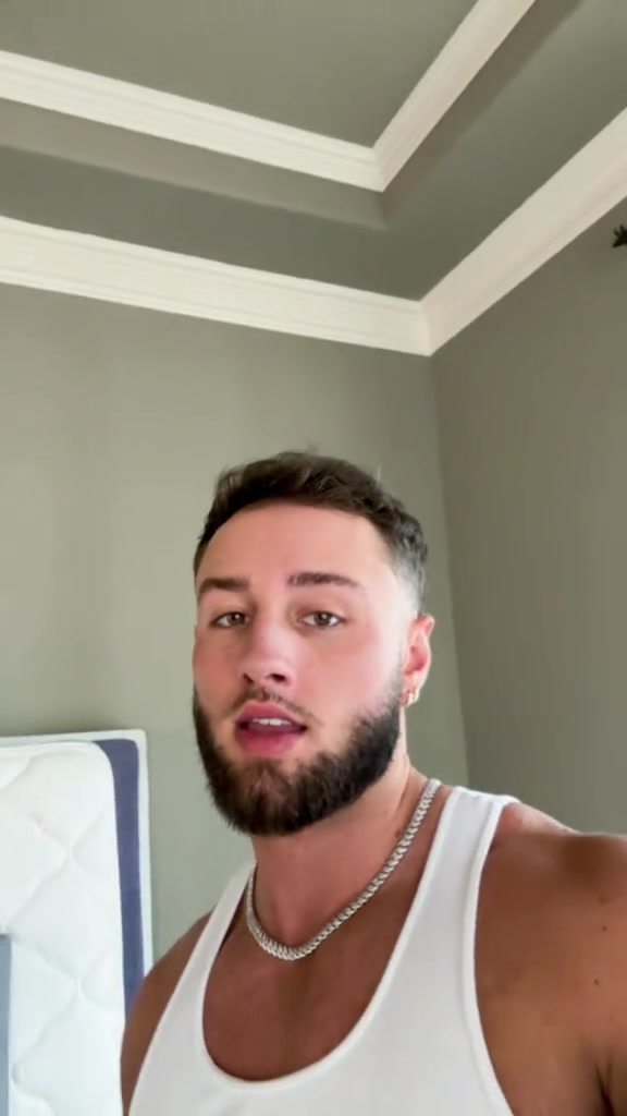 Reilly (@reilly_sterling_golden) - Urlebird