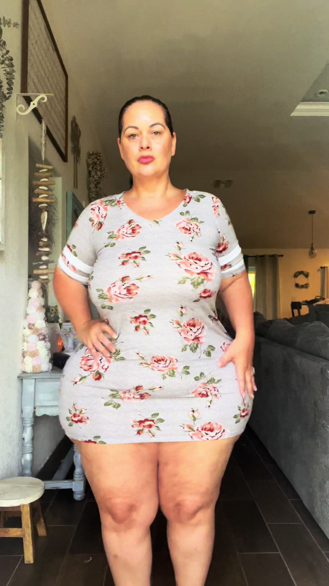 Miss Hourglass (@misshourglass2.0) - Urlebird