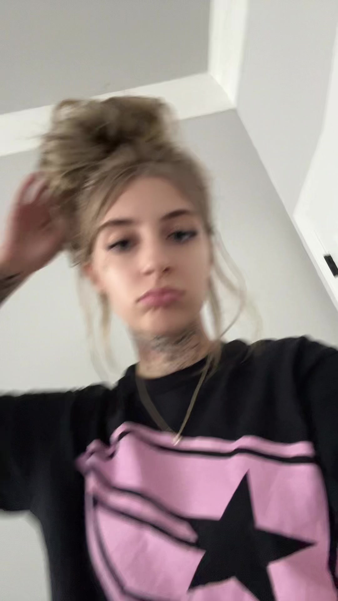 Lilyrrrose (@remmy2skreet) - Urlebird