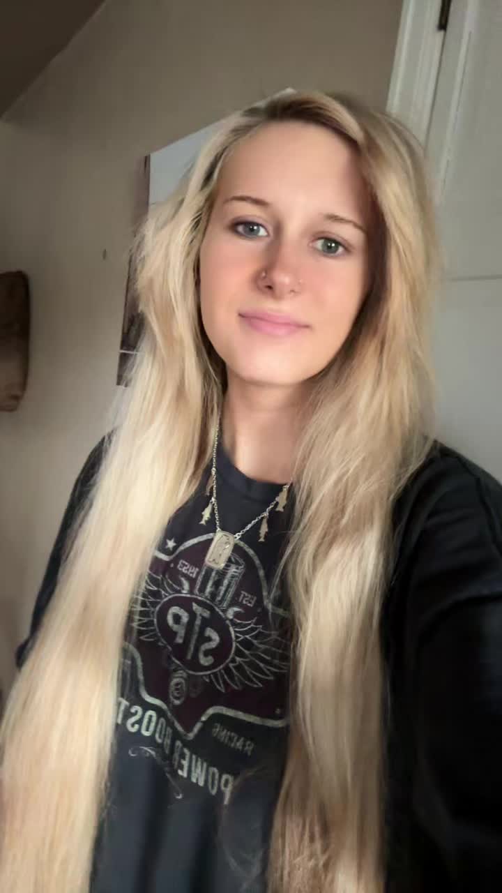 Alexis XJ (@alexis.xxxj) - Urlebird