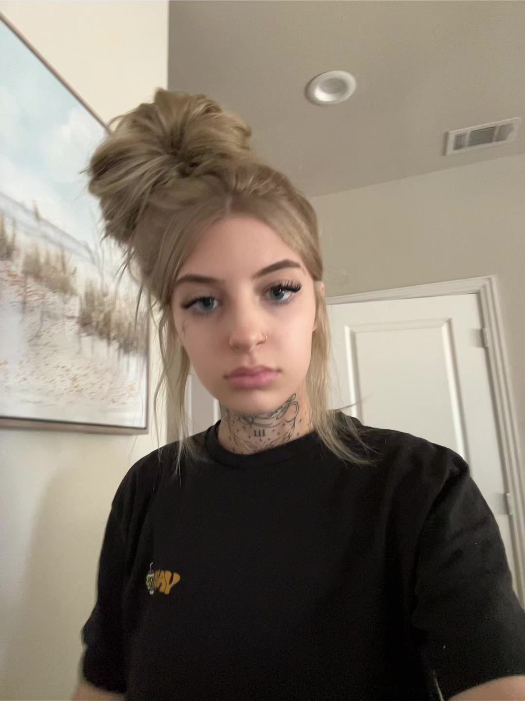Lilyrrrose (@remmy2skreet) - Urlebird