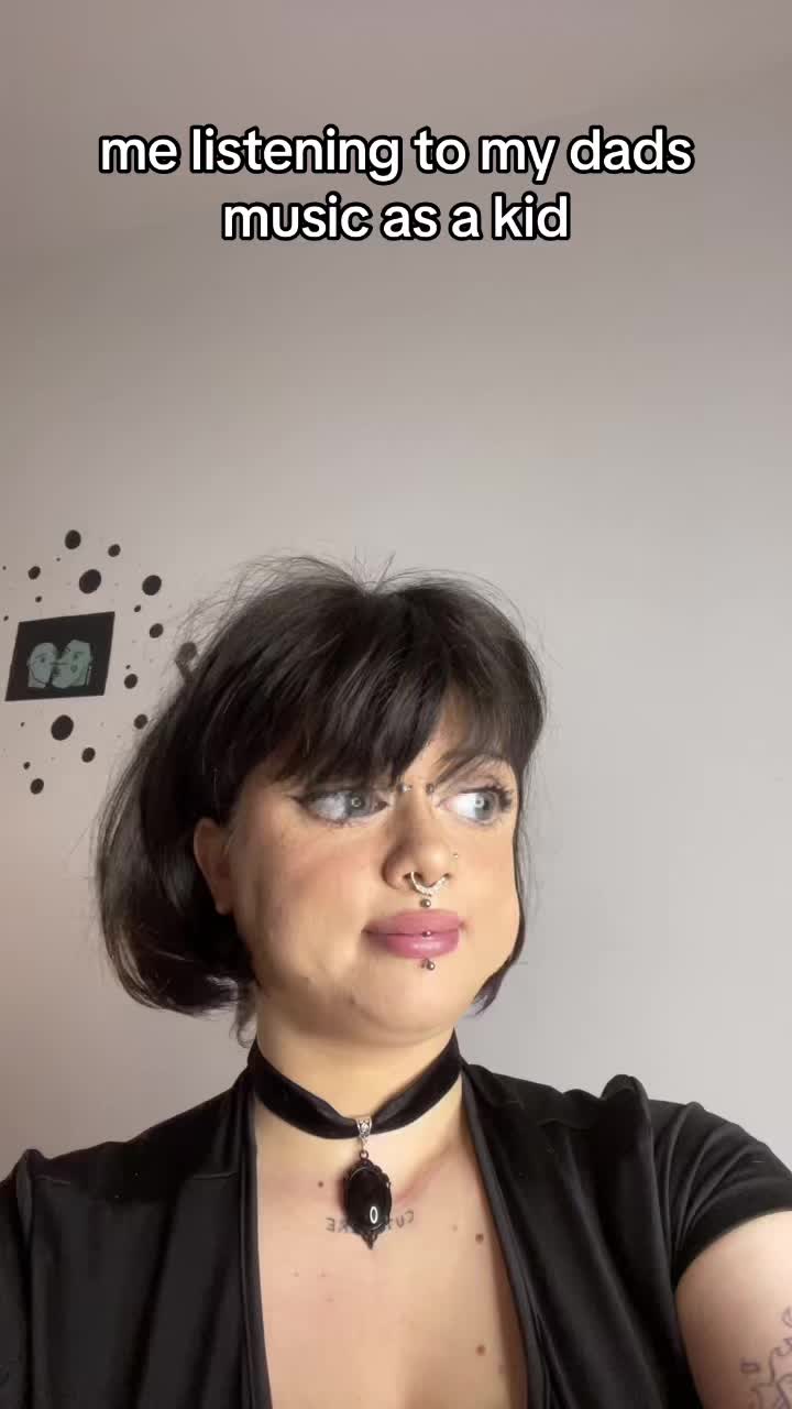 cutejuliavictoria (@cutejuliavictoria) - Urlebird