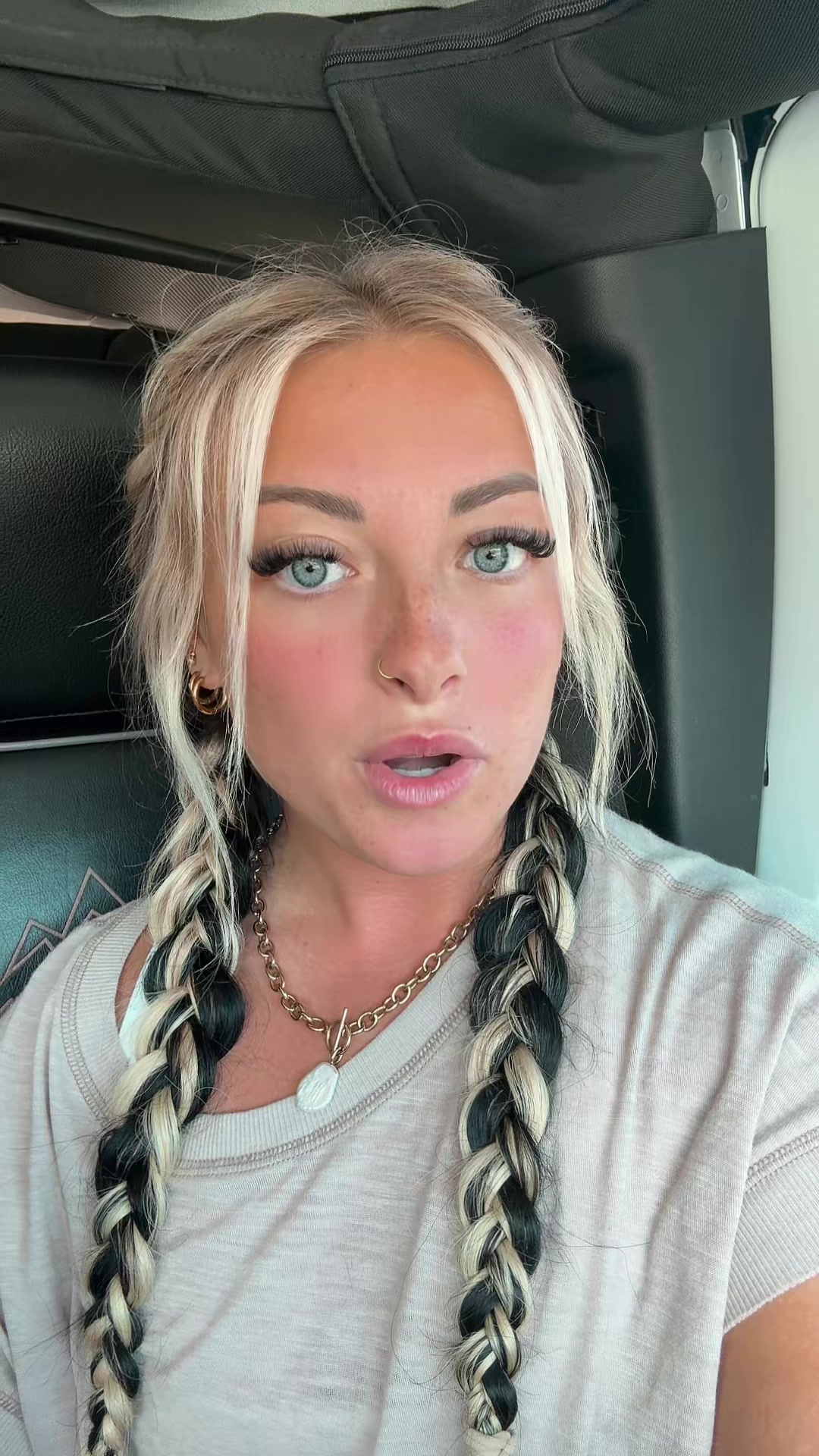 zonamaeee (@zonamaeee) - Urlebird