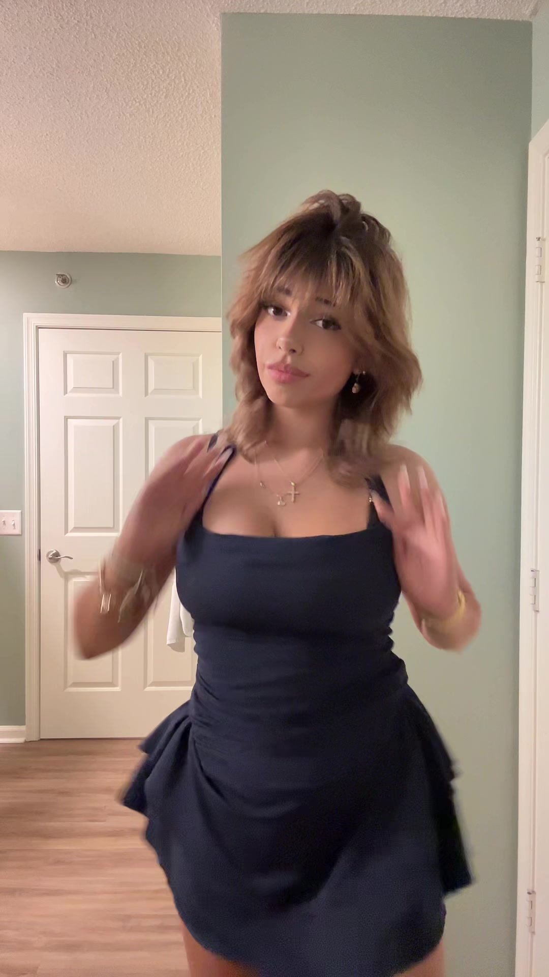 ༯ (@luvedbyhannah) - Urlebird