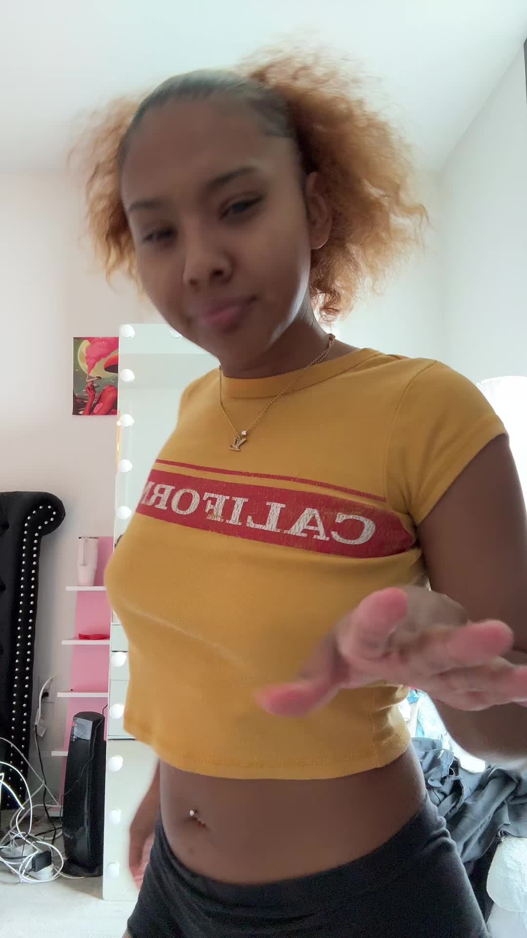 Ayla😍 (@miss.aylathegoddess) - Urlebird