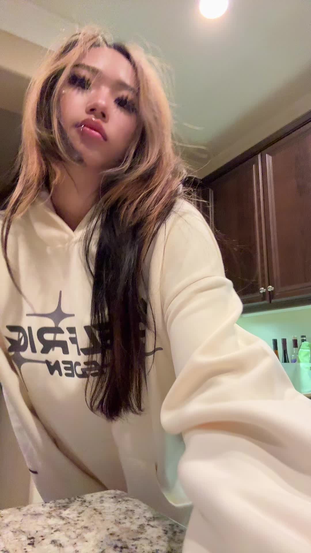🦄 cellow111 Annie Zheng TikTok