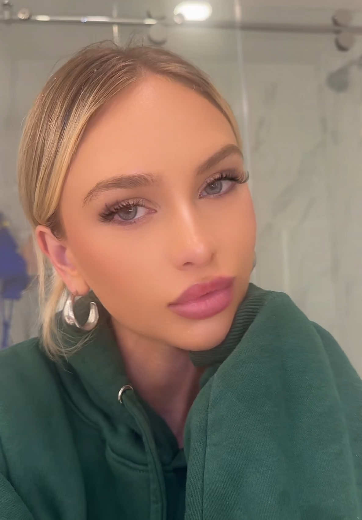 Caroline Wick (@carollinewick) - Urlebird